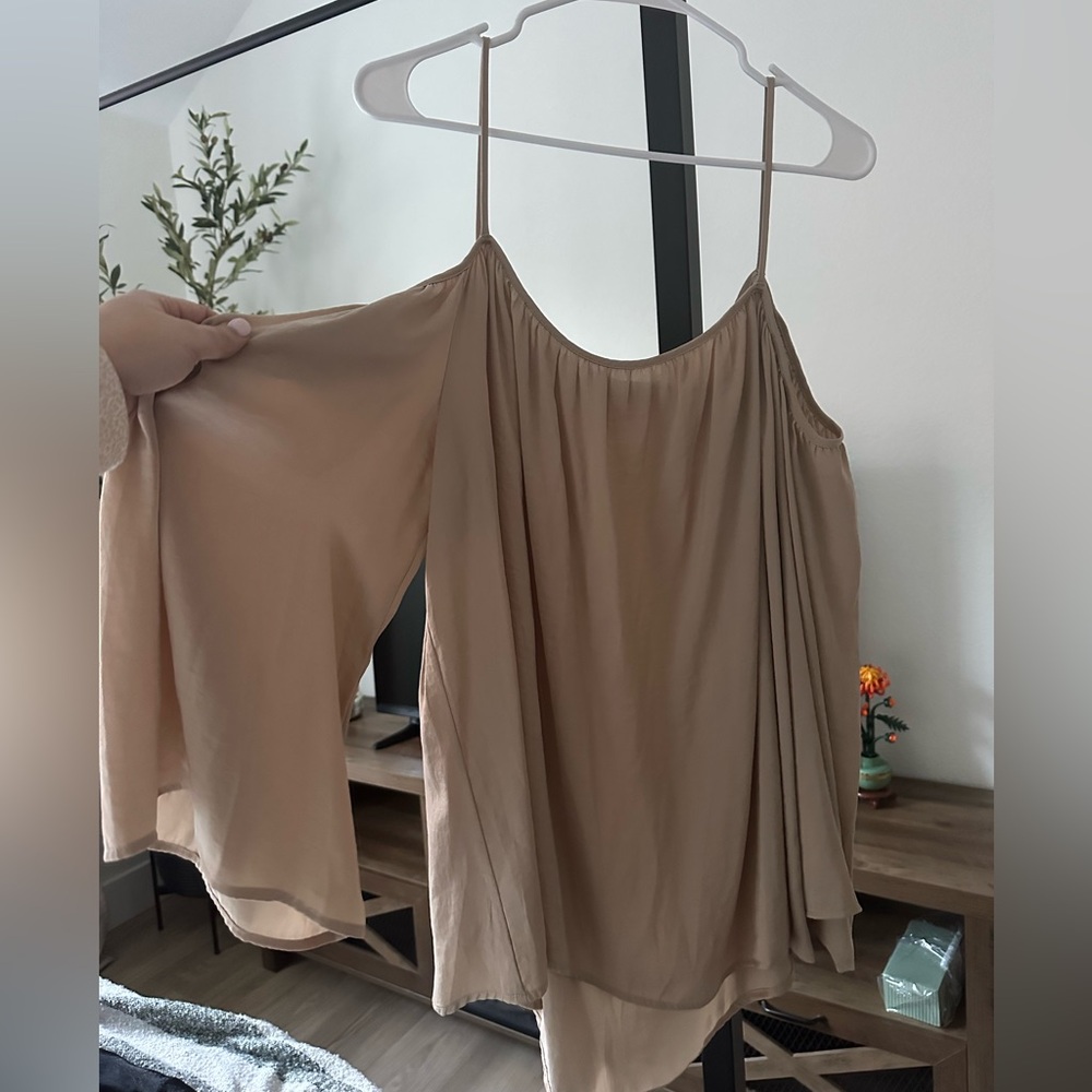 Vince Camuto Tan Off-Shoulder Blouse